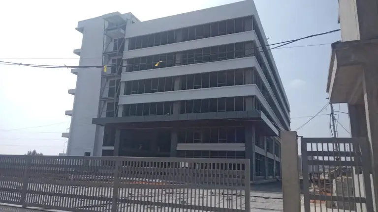1,00,000 sqft warehouse in Bengaluru, Karnataka